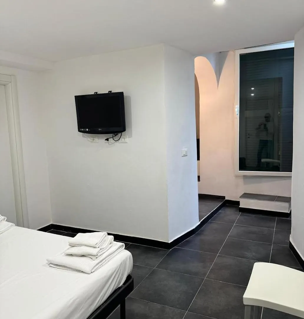 Angeli House By Holiday Home 24 Genoa 0*,